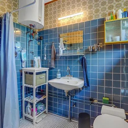 In Rdby With Wifi And 2 Bedrooms Holiday home Rodby